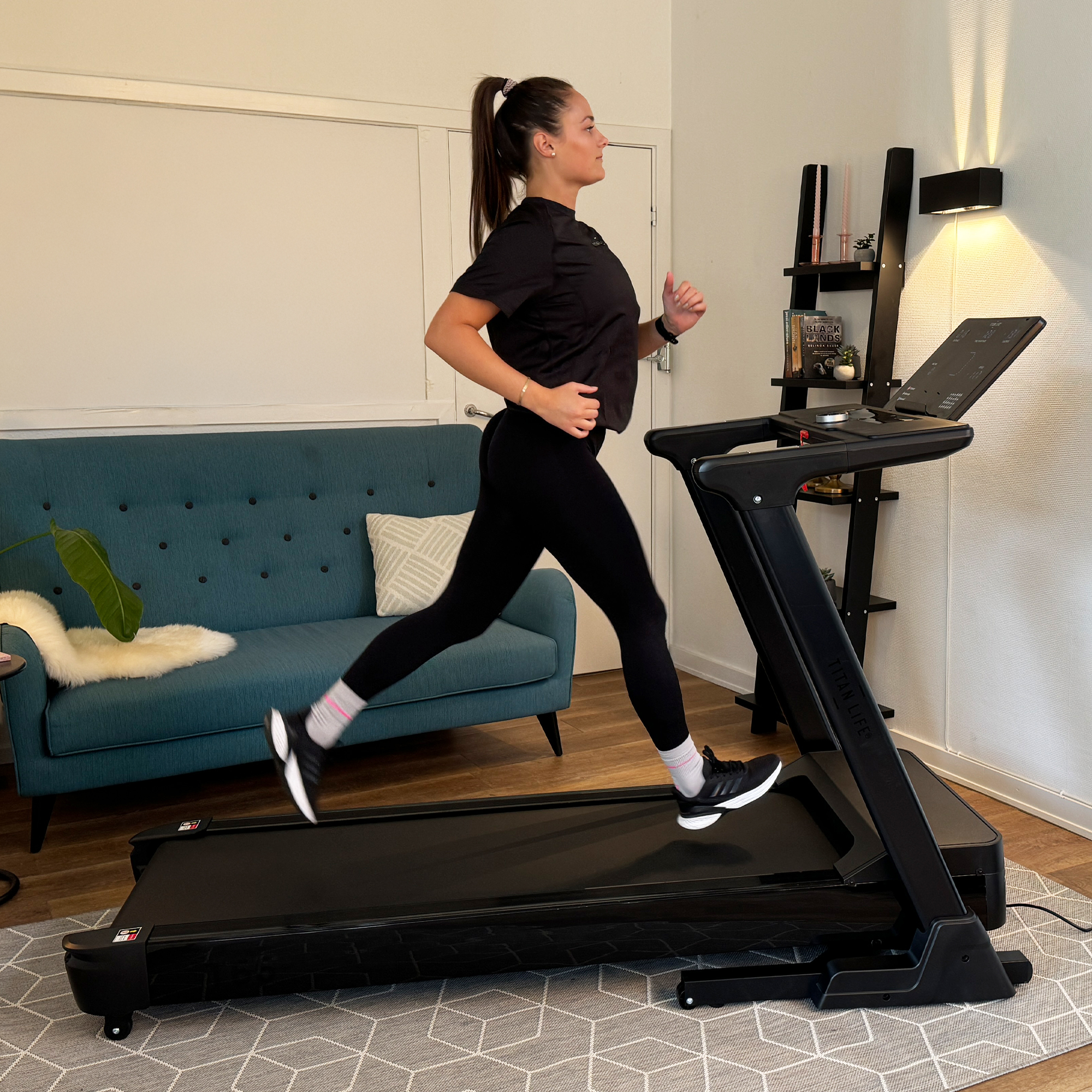 Demo - TITAN LIFE Treadmill T66