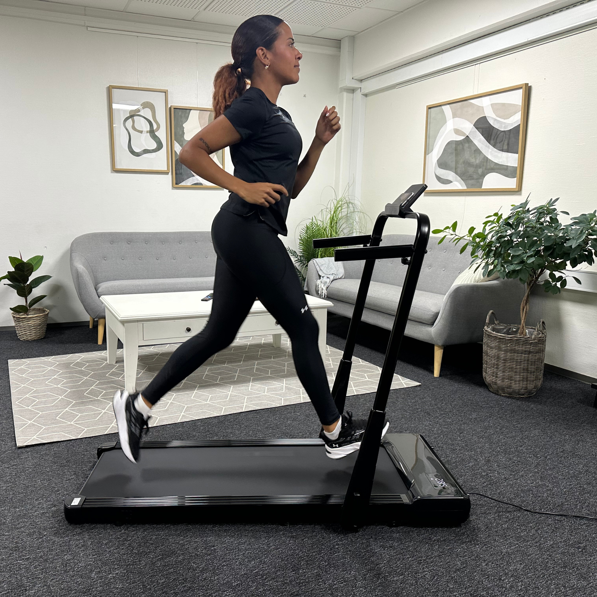 TITAN LIFE Treadmill T26