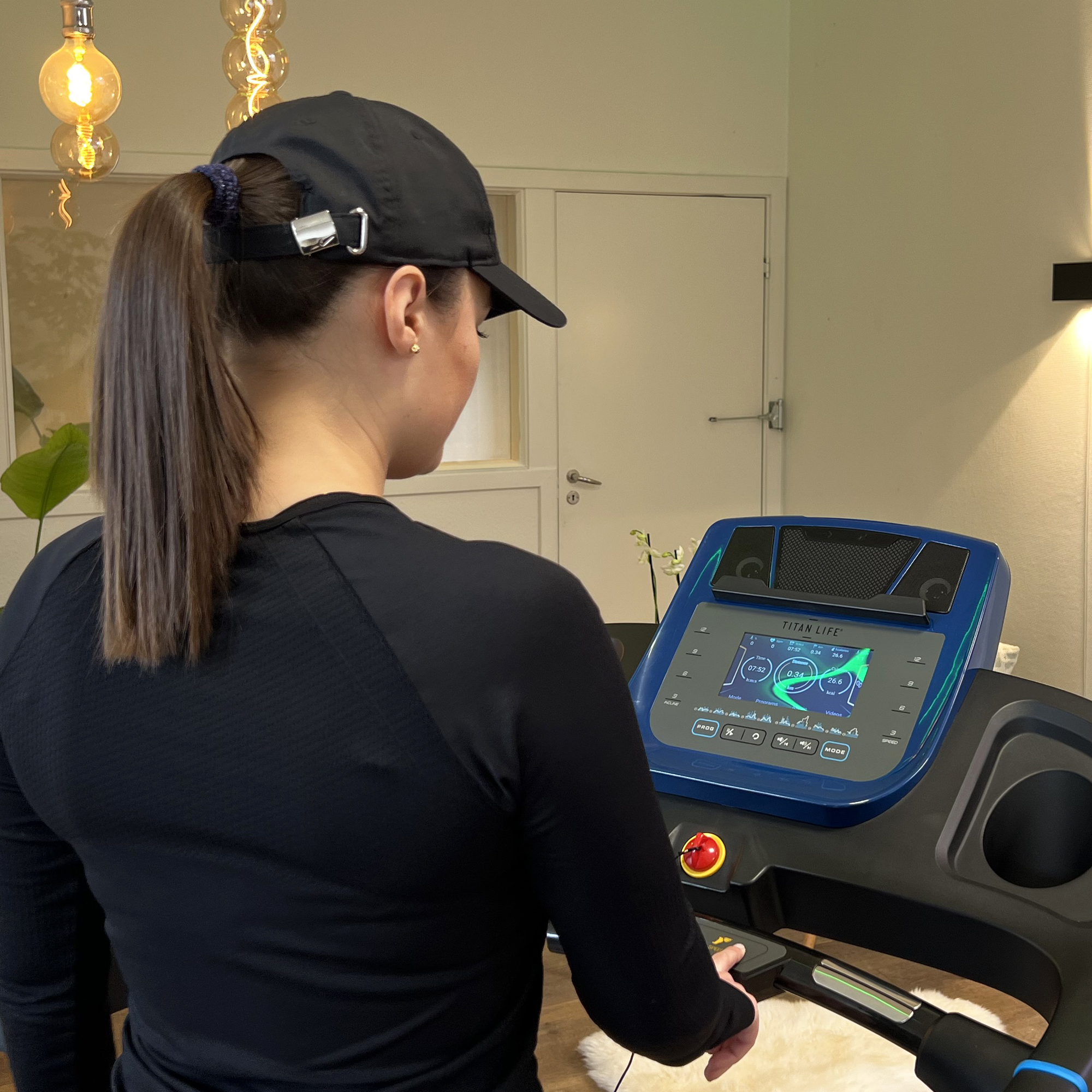 TITAN LIFE TREADMILL ATHLETE T73